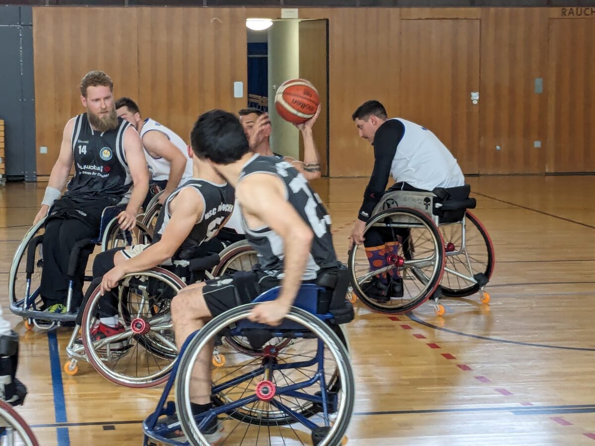 Weidener Rollstuhlbasketballer beenden Saison mit Sieg und Niederlage