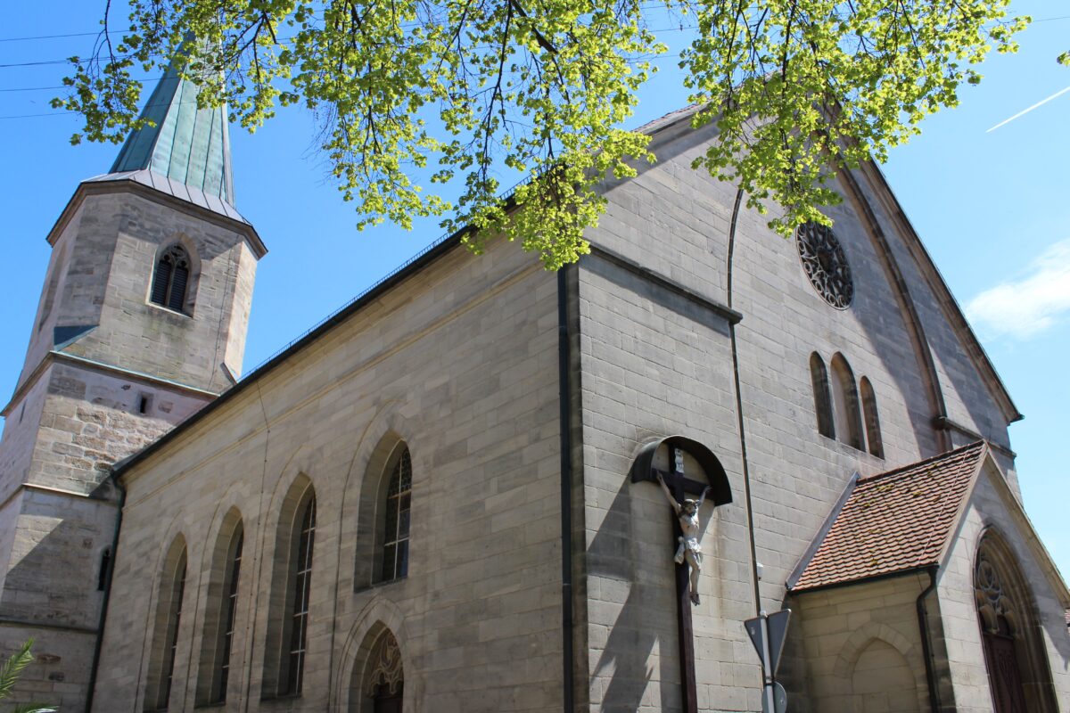 Bildersuche: 600 Jahre Erhebung zur Pfarrei