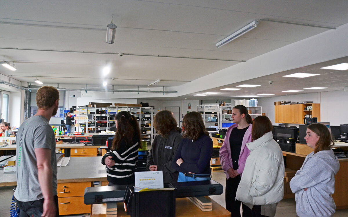 Sechs Girls rocken „Männerberufe“ bei Microsyst