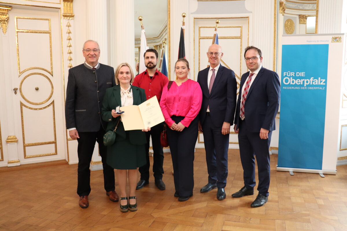 Pflegemedaille für 26 Jahre Hingabe: Cham ehrt Ursula Krupa