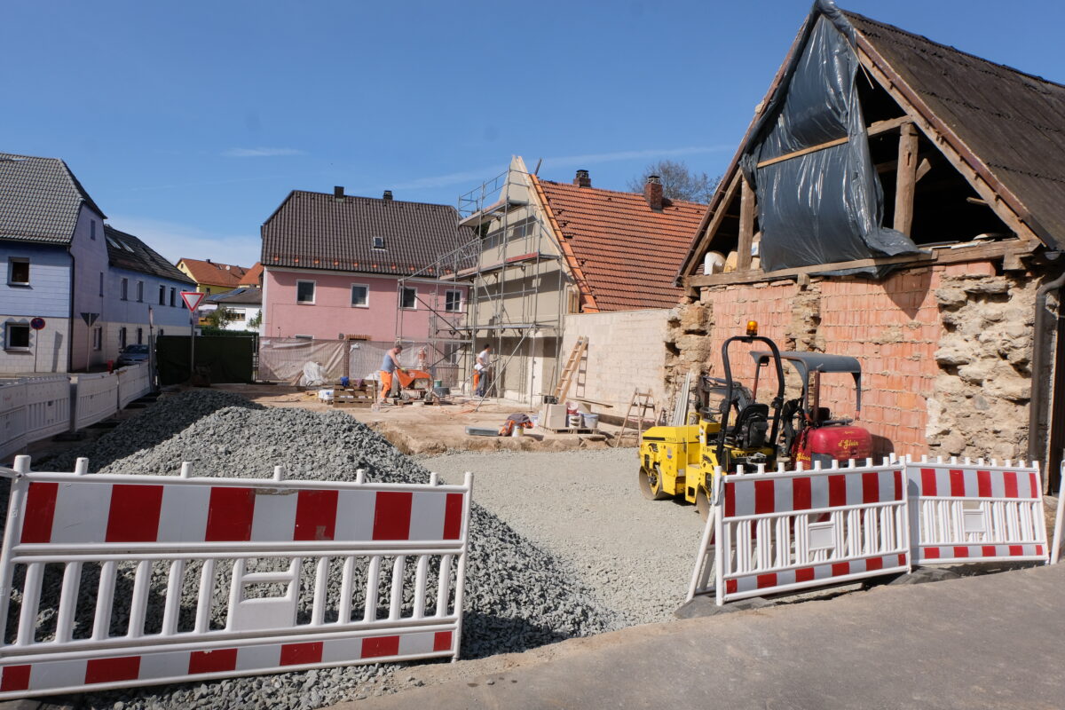 Baustelle in Flossenbürger Straße nimmt Formen an
