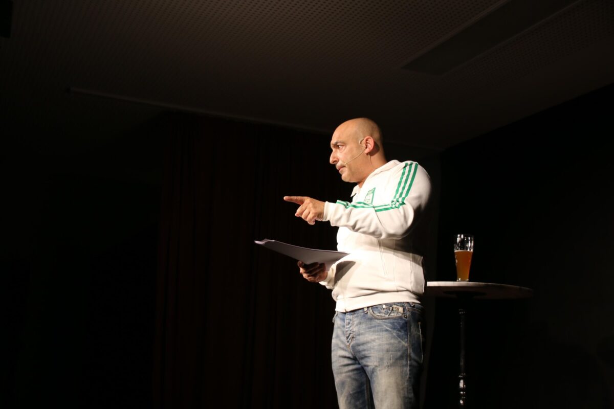 Am Ende vorn: Django Asüls Beobachtungen aus Politik und Alltag