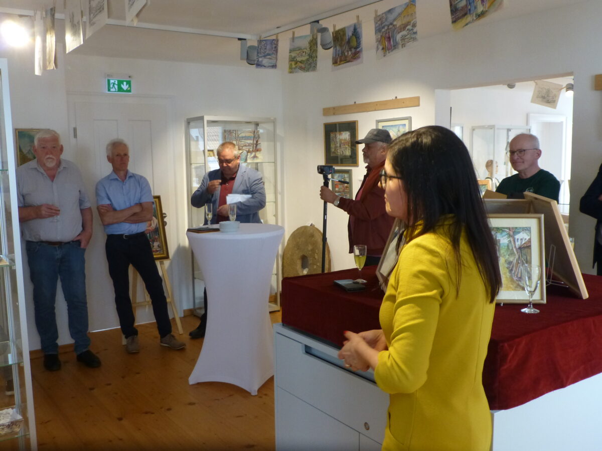 Regionaler Künstler Emil Schicker lockt viele Interessierte nach Mähring