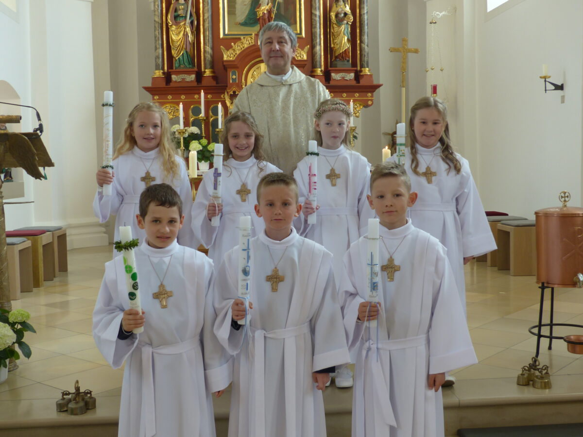 Leuchtenberg feiert erste Erstkommunion nach Kirchenrestaurierung