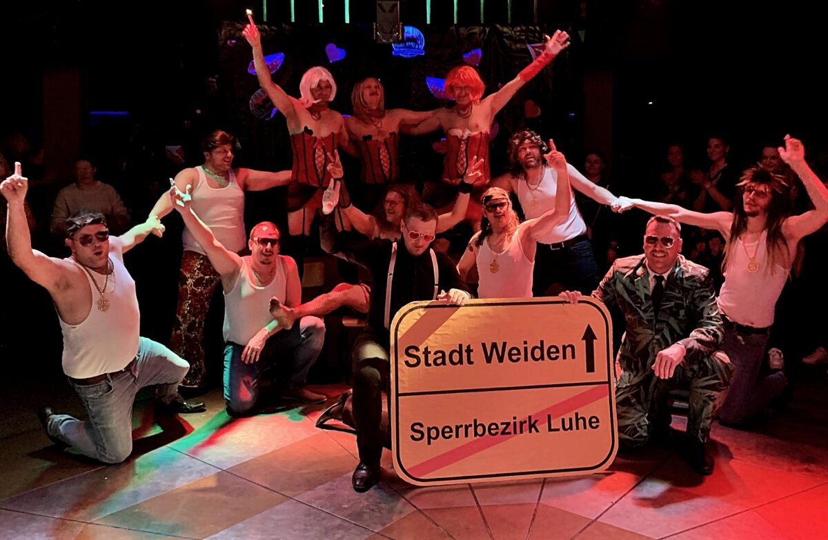 Ladies Night in Schirmitz begeistert mit Männerballett