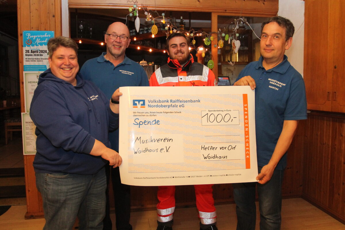 Musikverein Waidhaus unterstützt Helfer vor Ort