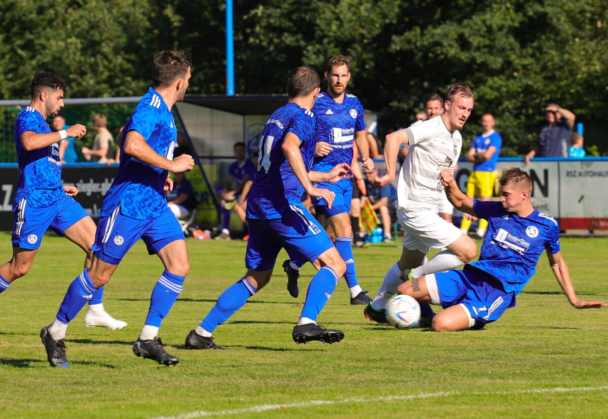 Kann der SV Etzenricht die Tabellenführung behaupten?