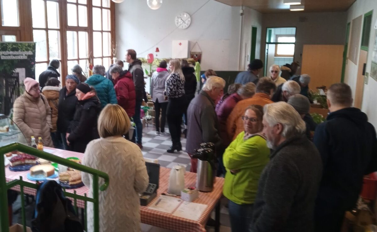 Erfolgreiche Pflanzentauschbörse in Neustadt am Kulm