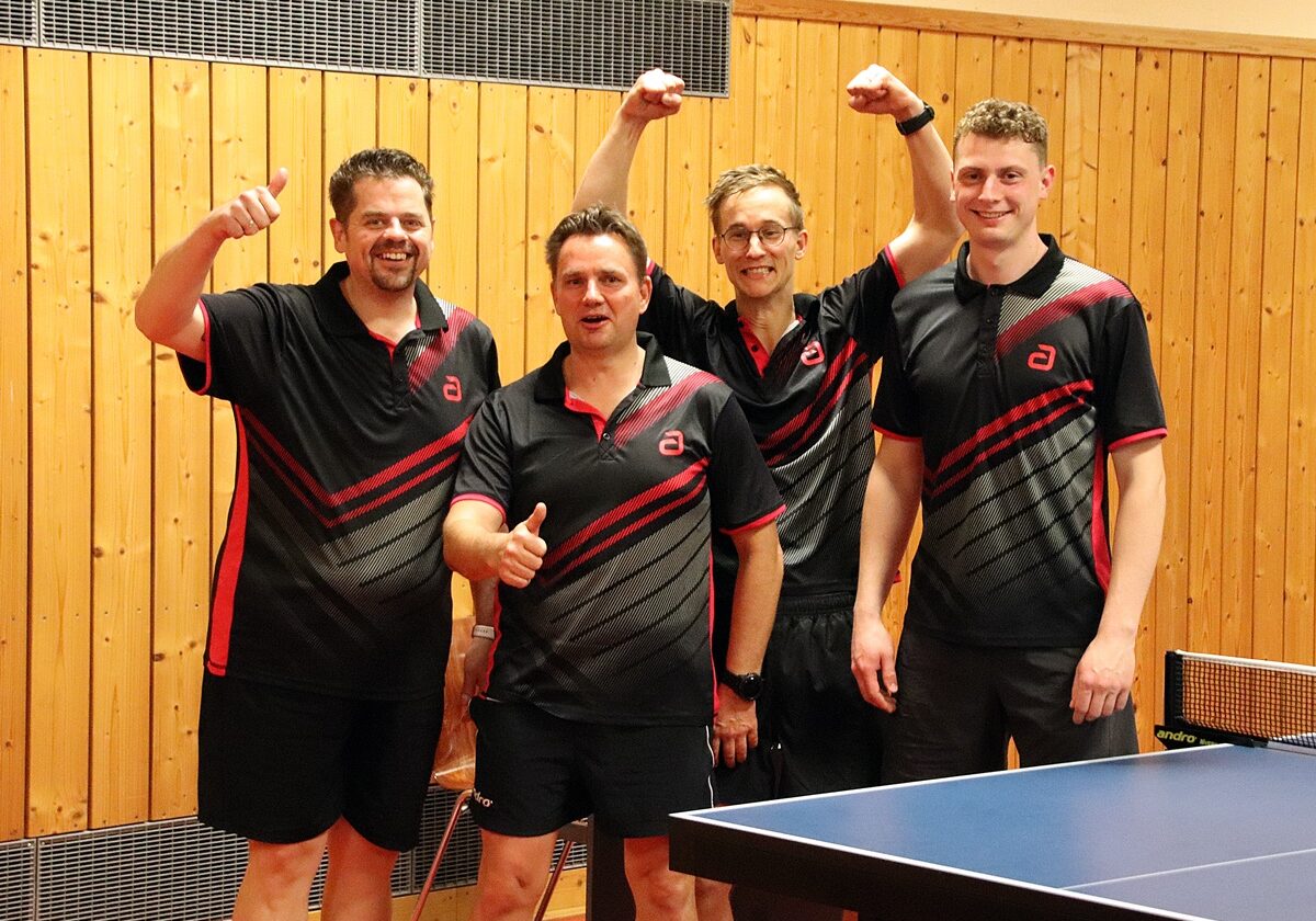 Tischtennisherren des SC Eschenbach steigen nach packendem Kampf in die Landesliga auf