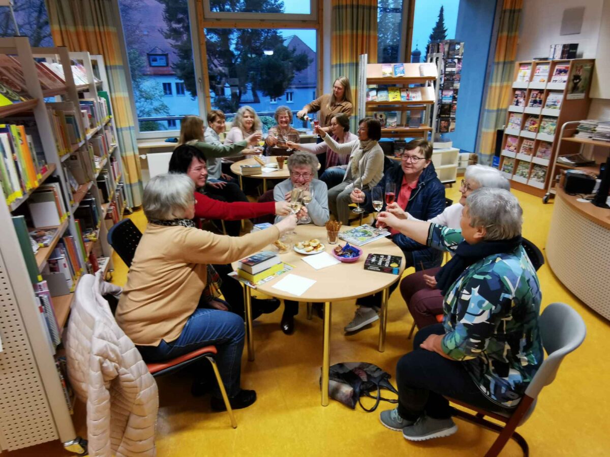 Lesespaß mit Sekt in Eslarner Bücherei