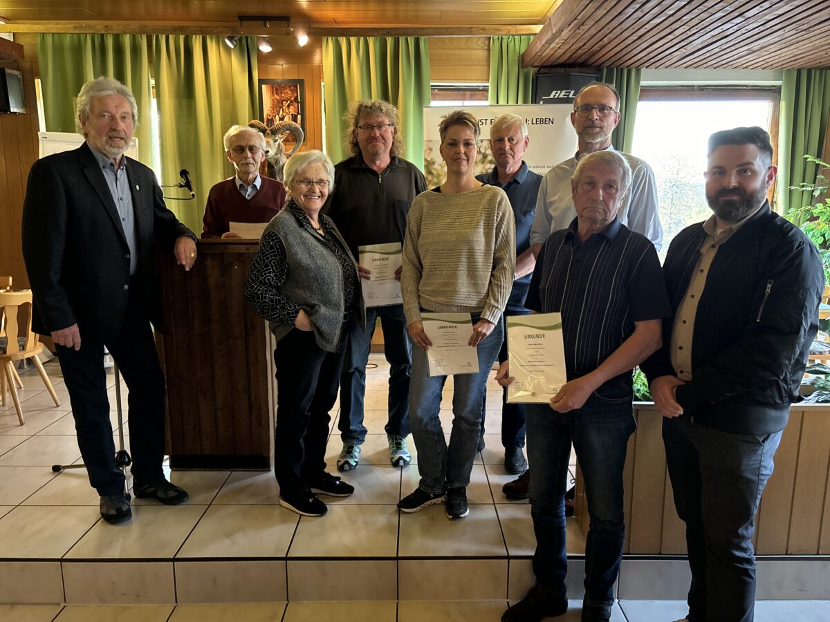 Neustadts Siedler ehren langjährige Mitglieder