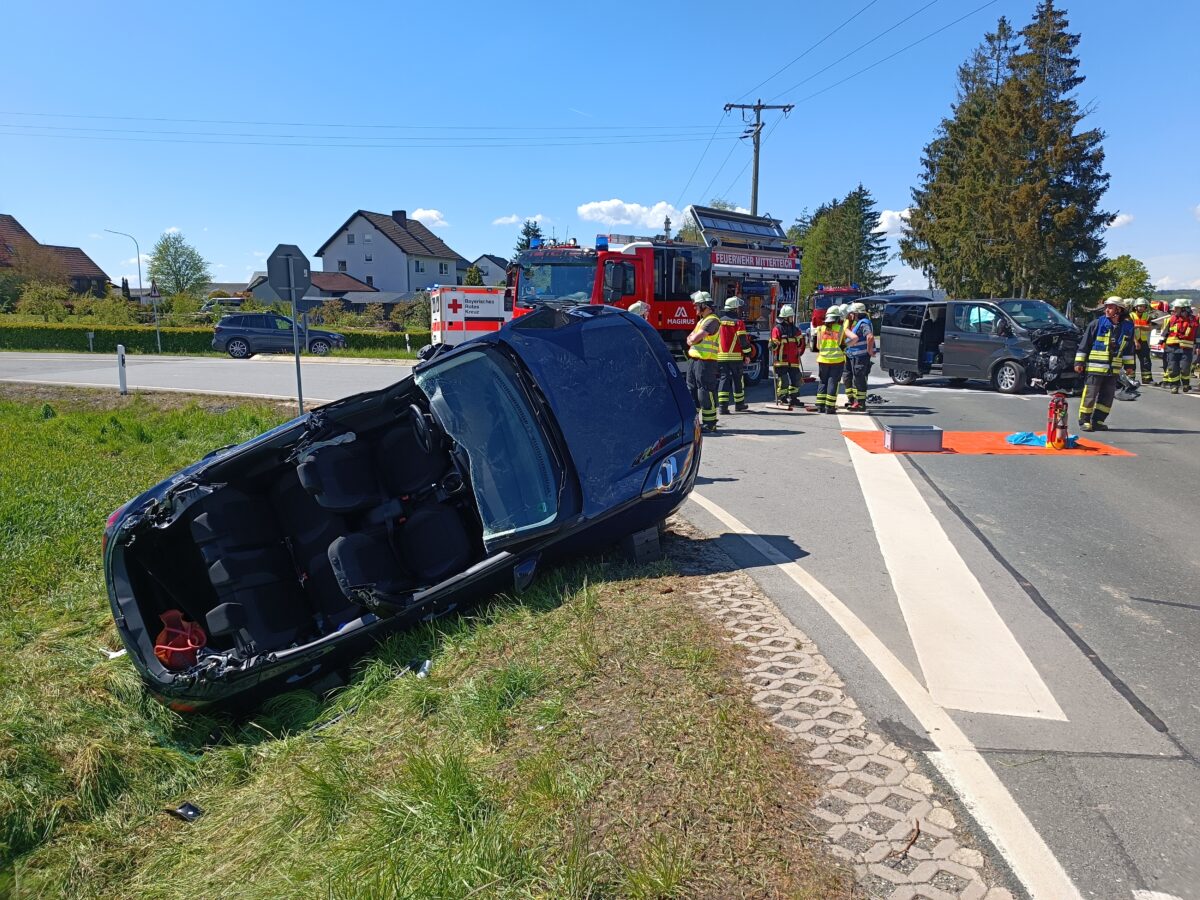 Schwerer Verkehrsunfall mit drei Verletzten