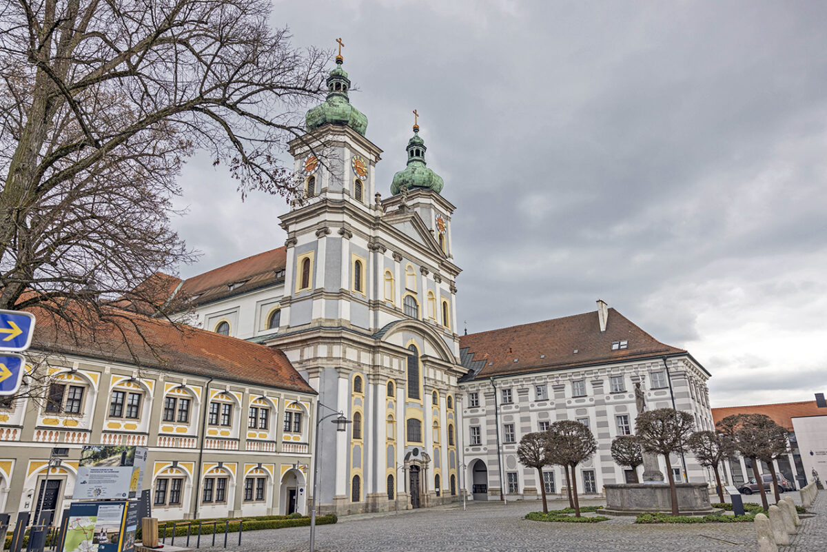 Adventliche Klosterstadt: Glas-, Weihrauch- und Lebkuchen-KulTour nach Waldsassen