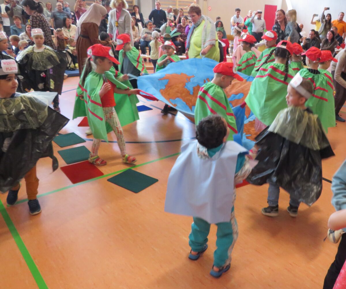 Kindergartenkids als Klima-Superhelden