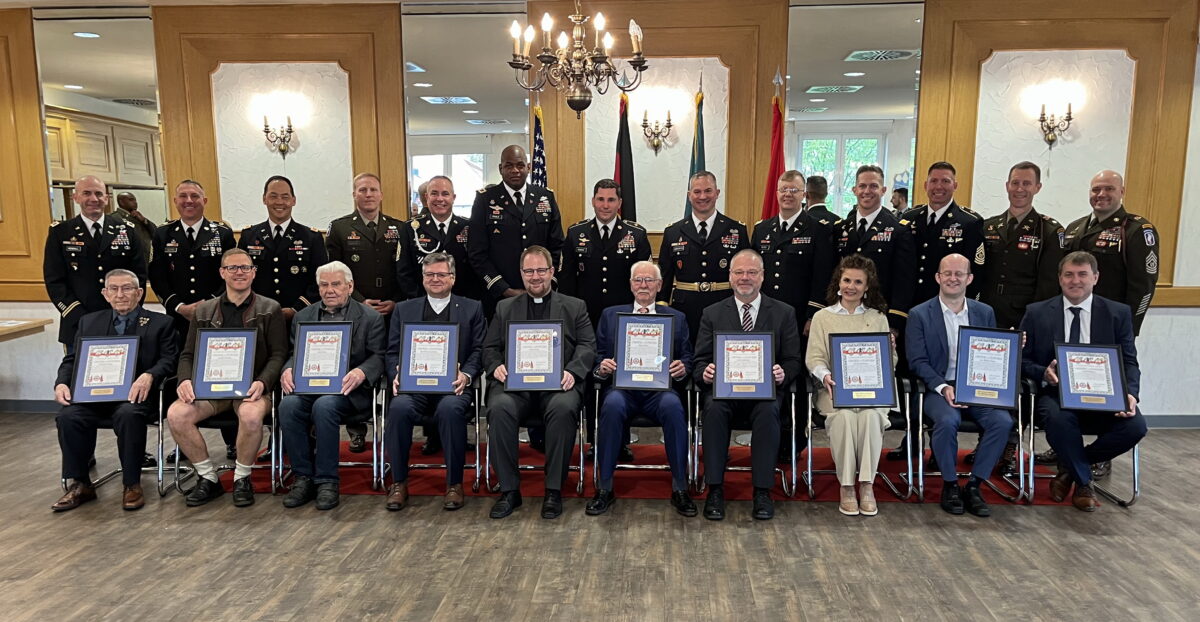 Zeichen von Dankbarkeit und Wertschätzung: US-Armee verleiht „Good Neighbor Award“