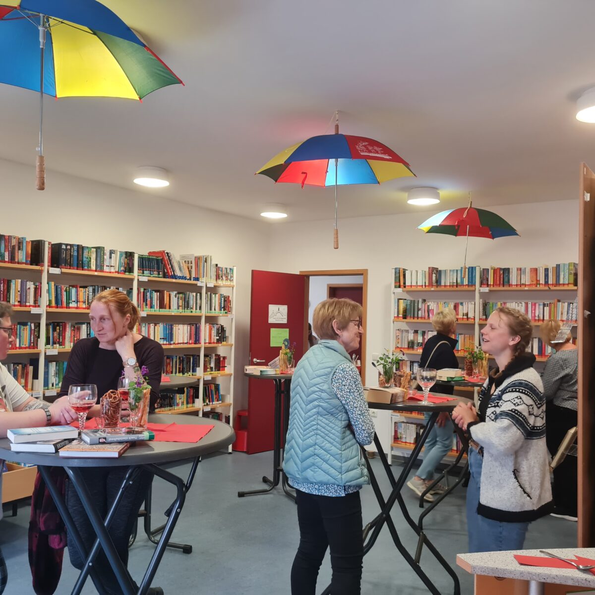 Bücherei bei Nacht: Schmökerstube lud ein