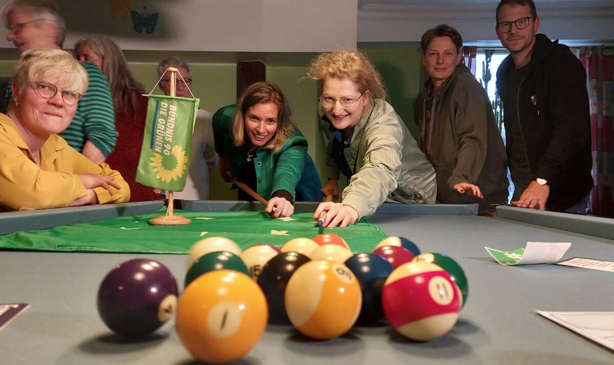 Grünen-Kreisverband trifft bayerische Spitzenkandidatin Andrea Wörle im "Parapluie"