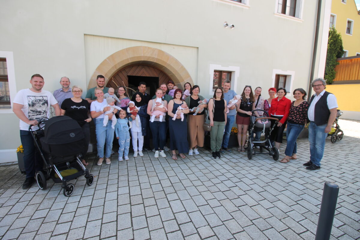 Pressath begrüßt Neubürger mit Babyempfang