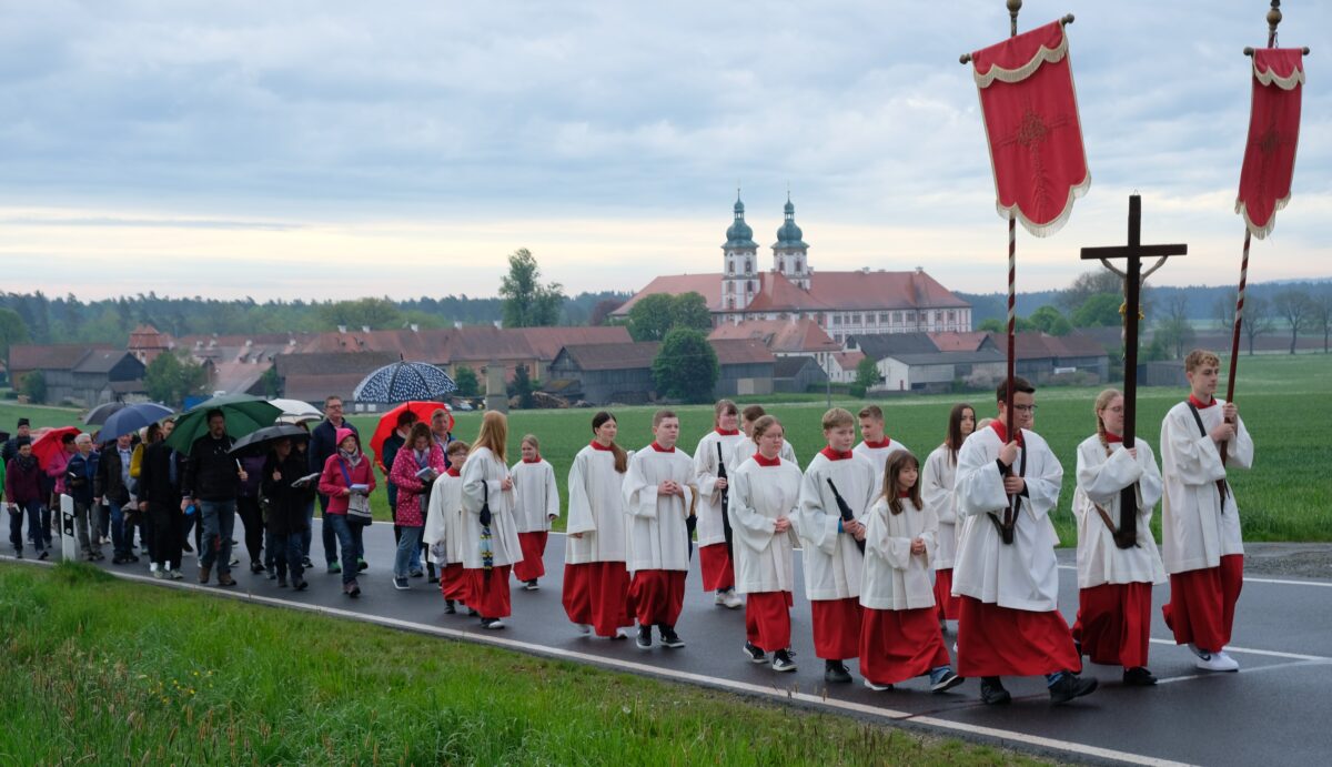 Speinsharts Sternbittgang feiert Gemeinschaft