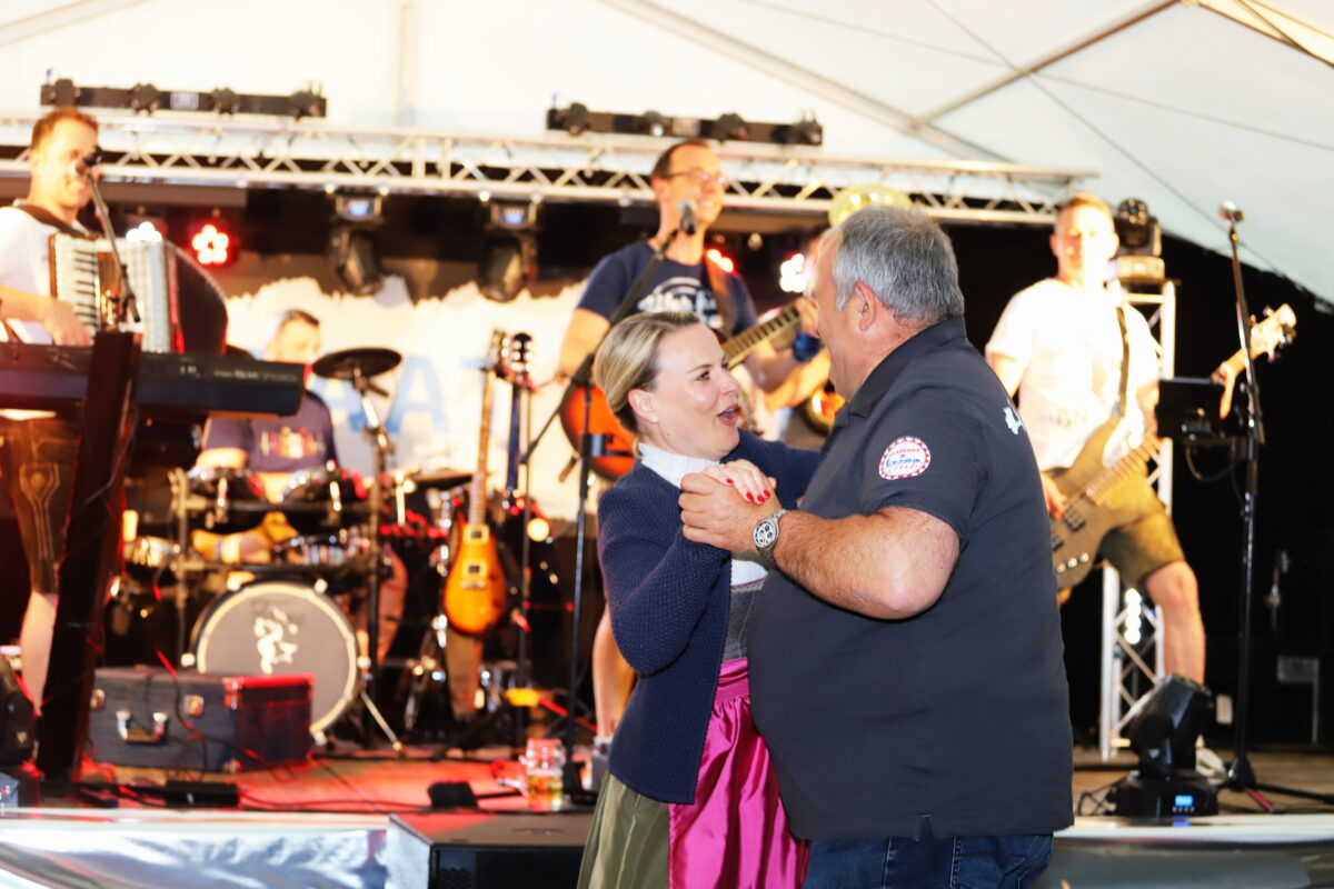 Wetterkapriolen beeinflussten die vierte Dorffestauflage in Etzenricht