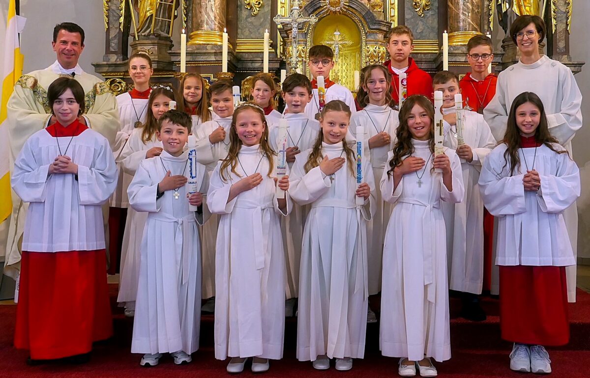 Erstkommunion in Neunkirchen: Neun Kinder feiern ihren Glauben