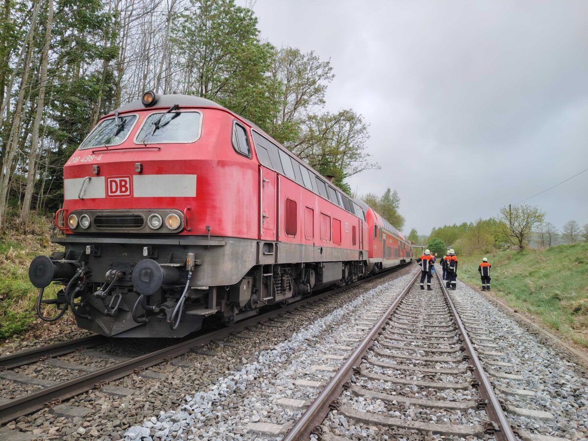 Diesel-Lok fängt bei Escheldorf Feuer
