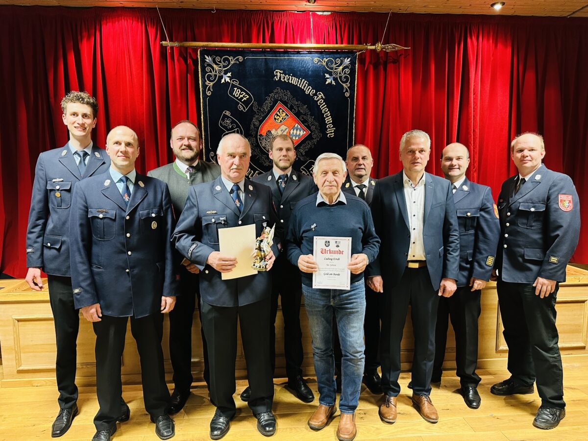 Feierliche Ehrungen bei der Flossenbürger Feuerwehr