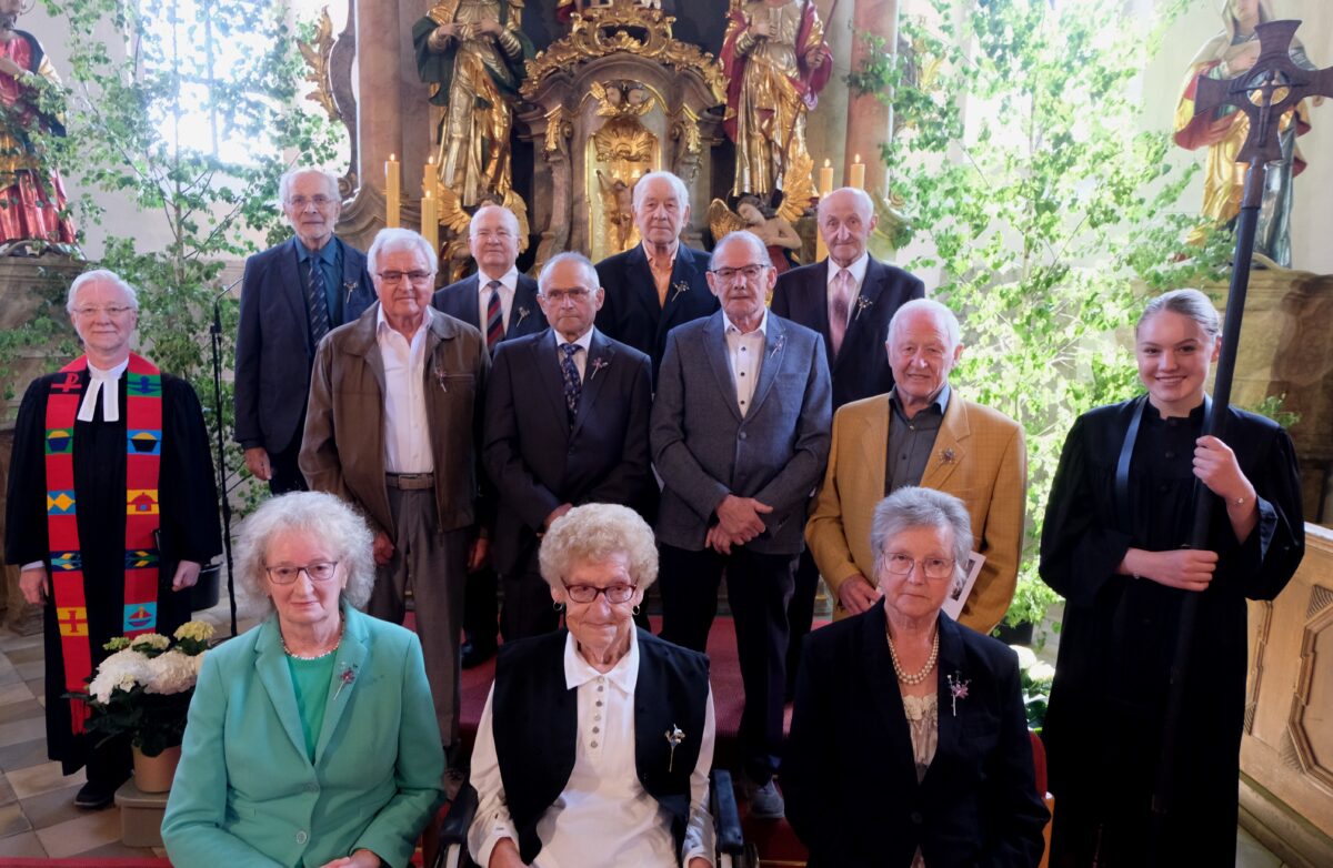 Kirchengemeinde St. Johannes Baptista feiert Jubelkonfirmation