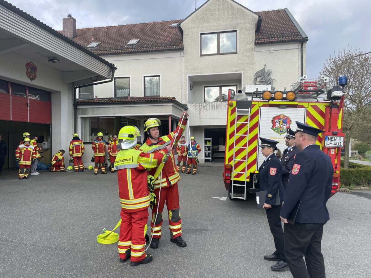 „Die Gruppe im Löscheinsatz“: Neustädter Feuerwehr absolviert Leistungsprüfung