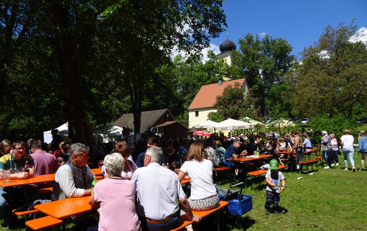 Eixlbergfest: Der Berg rief und viele kamen