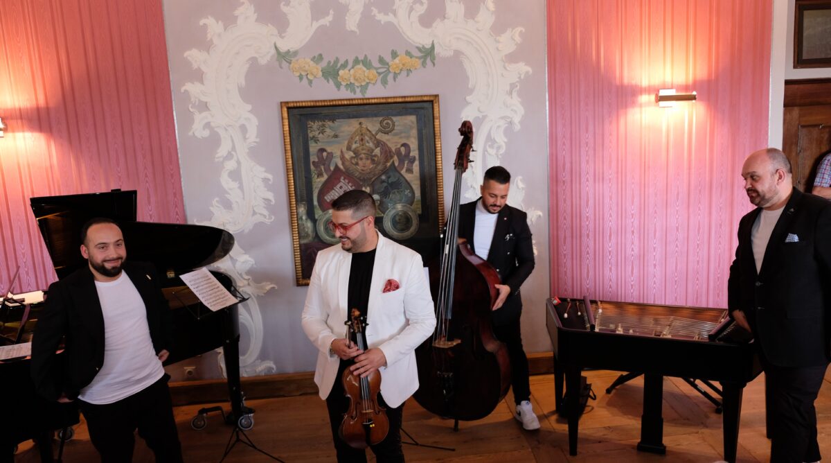 Sárközi &amp; Gypsy Kapelle begeistert in Speinshart mit Roma-Musik