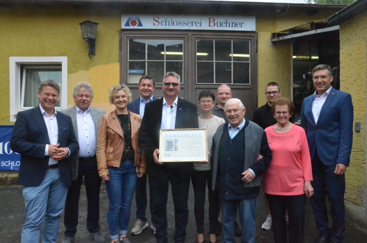 Ehrenblatt in Gold für 100-jähriges Firmenjubiläum der Schlosserei Buchner
