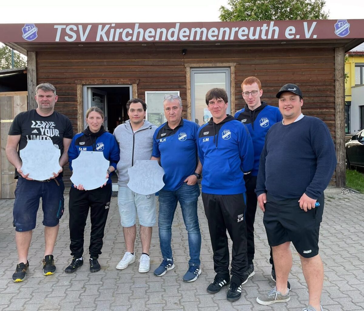 TSV Kirchdemenreuth verabschiedet Trainer und Physiotherapeutin