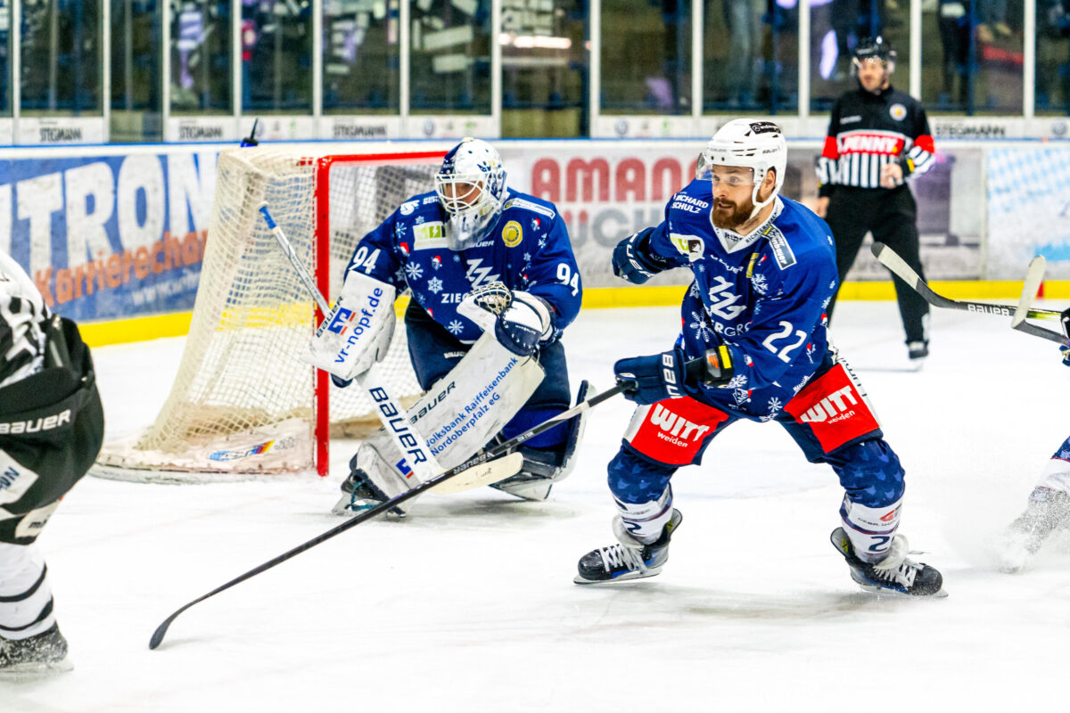 Dominik Müller hält den Blue Devils die Treue