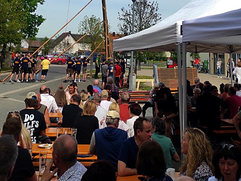 Maibaumfeste fördern Zusammenhalt in der Region