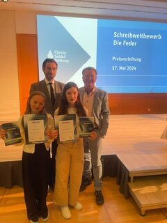 Emma und Marie heben federleicht ab! Elly-Schülerinnen gewinnen Literaturwettbewerb