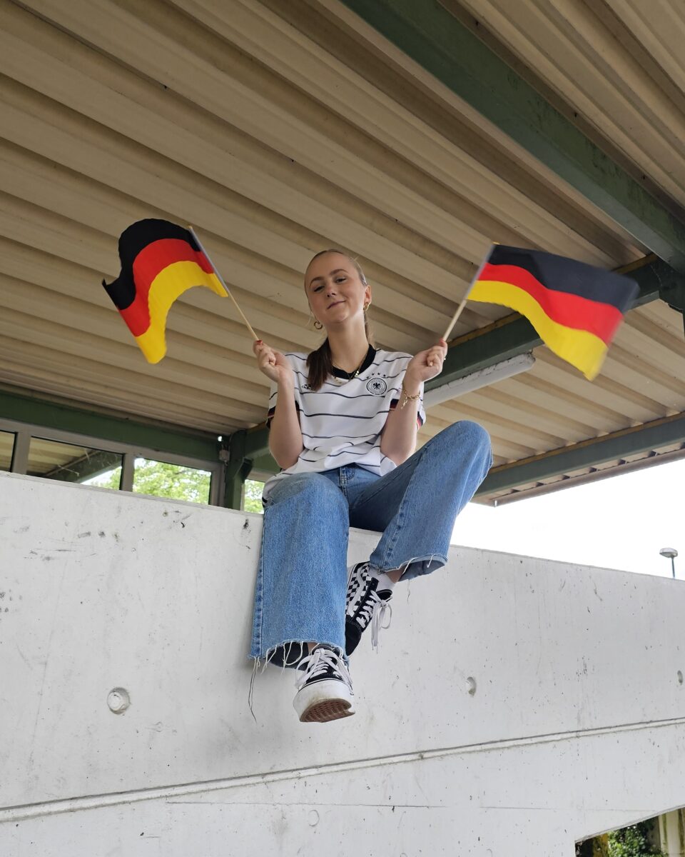 Eröffnung der Euro 2024: Julia Schönberger aus Weiden tanzt in Allianz Arena