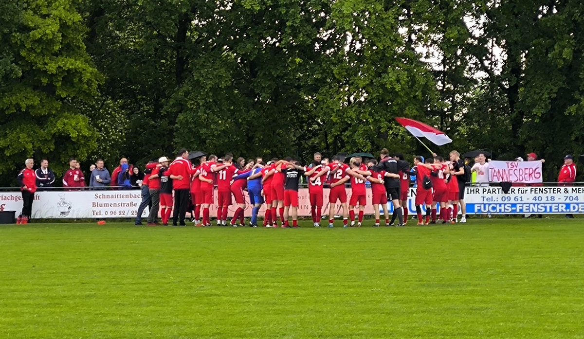 Nichts für schwache Nerven: Tännesberg und Reuth eine Runde weiter