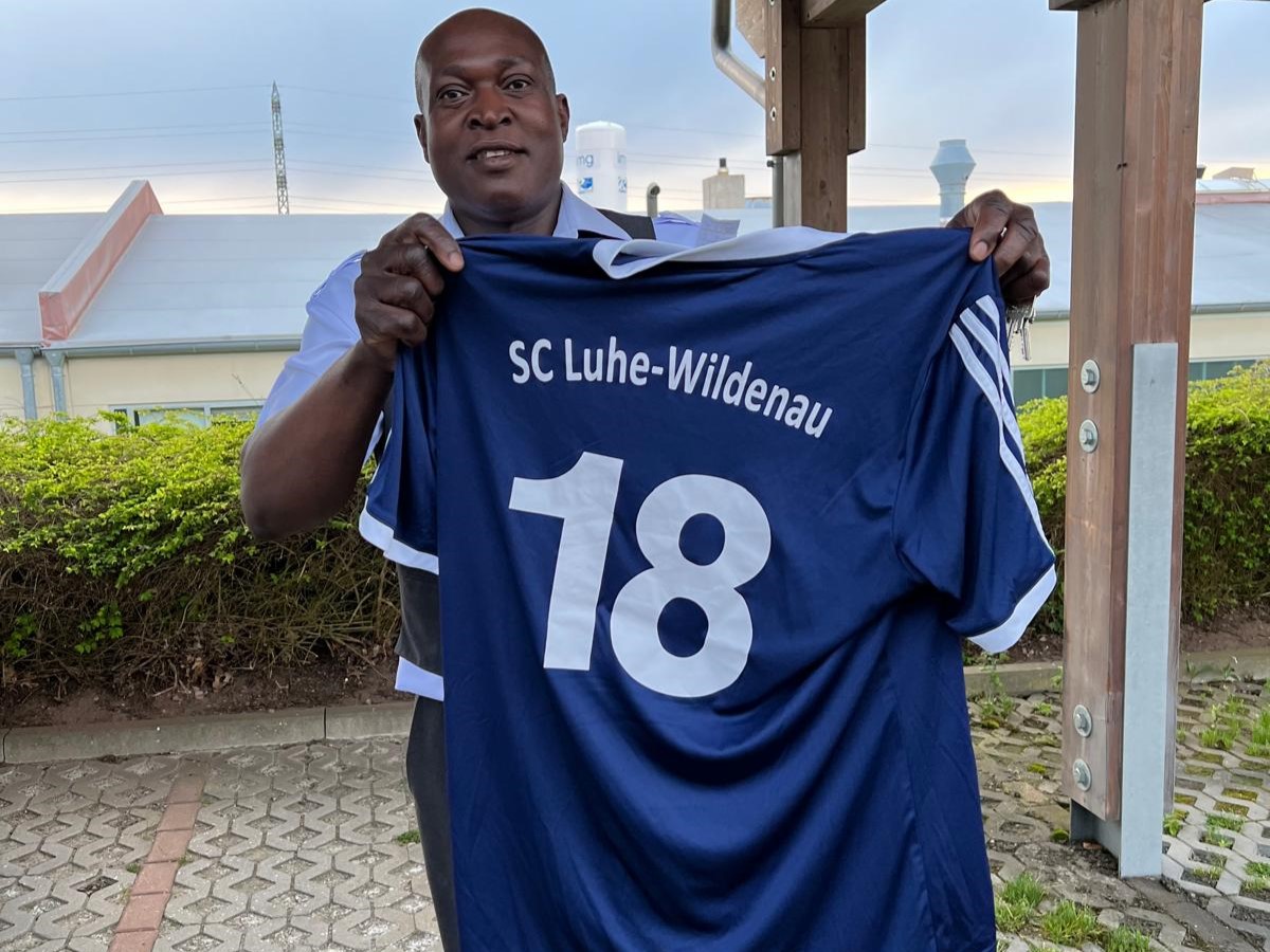 SC Luhe-Wildenau spendet Trikots für Kenia und macht Menschen dort glücklich