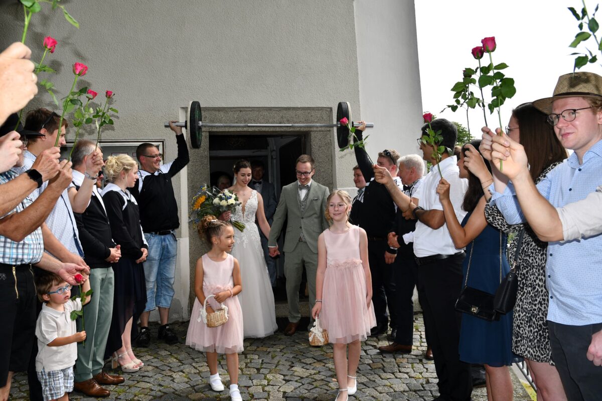 Ja-Wort mit Hanteln für Weidener Athleten