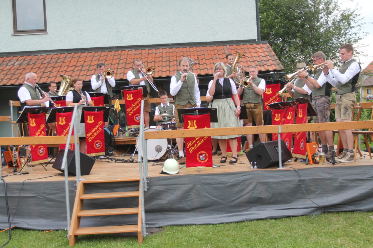 Gartenfest und Sonnwendfeier in Waldkirch begeistern