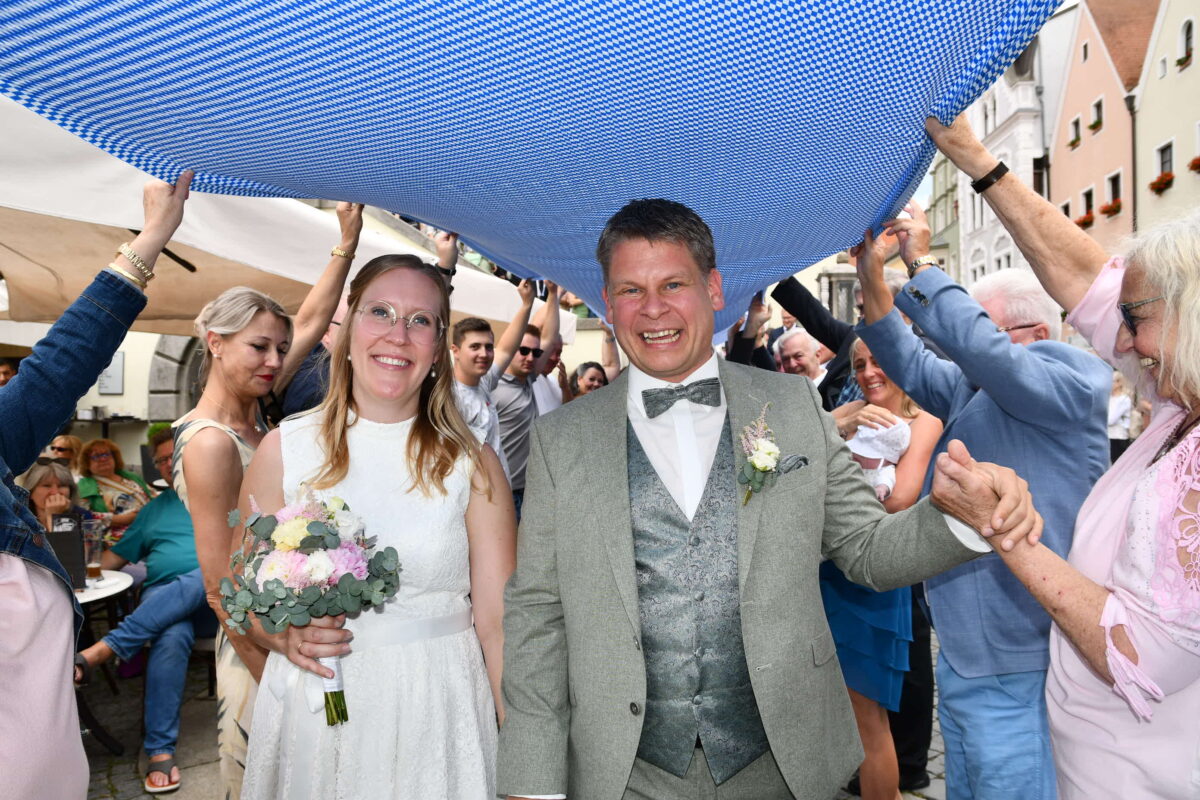 Loreen und Benjamin Zeitler sagen JA!: Doppelt Grund zum Feiern