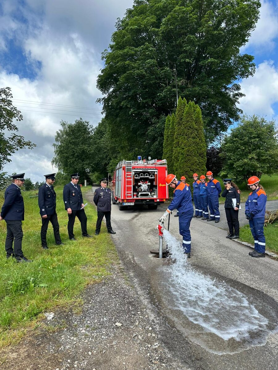 Jugendfeuerwehr brilliert bei "Jugendflamme Stufe 2" Prüfung