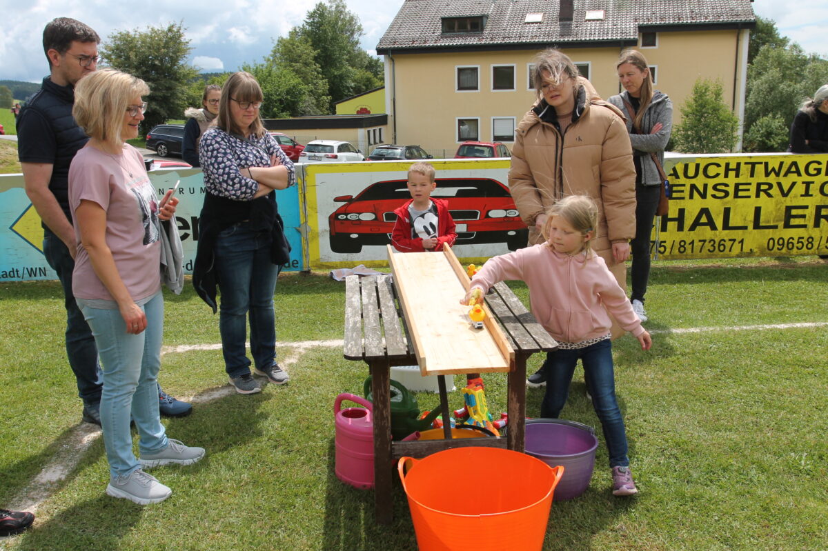 Sonniges Kinderhausfest begeistert Jung und Alt