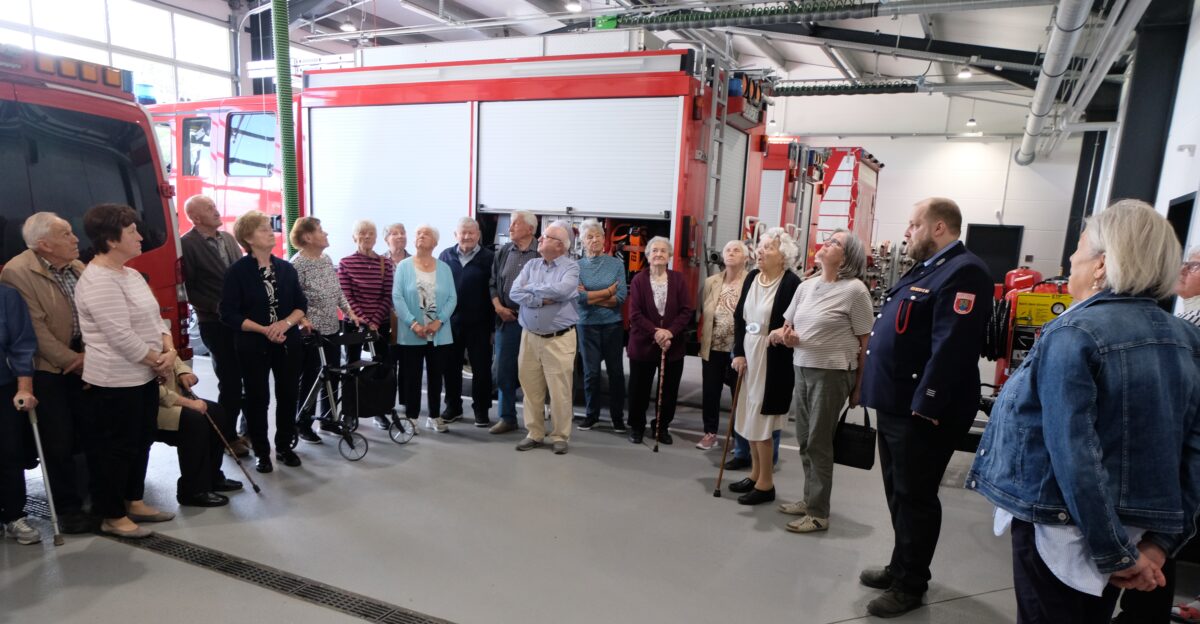 Flosser Klub 70 besucht Feuerwehrgerätehaus