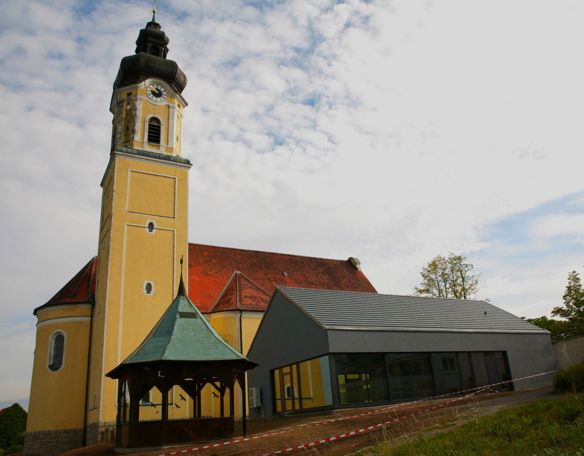 Kohlberger feiern Matthias Merkls Priesterweihe und Primiz