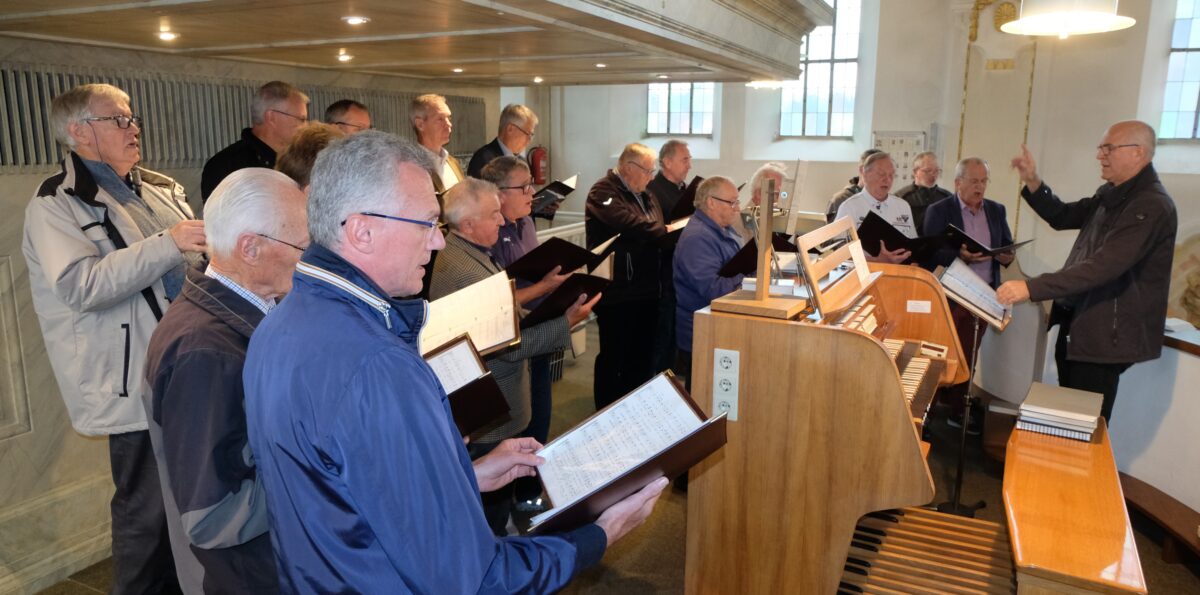 Klangvolle Stimmen gestalten Flosser Gottesdienst