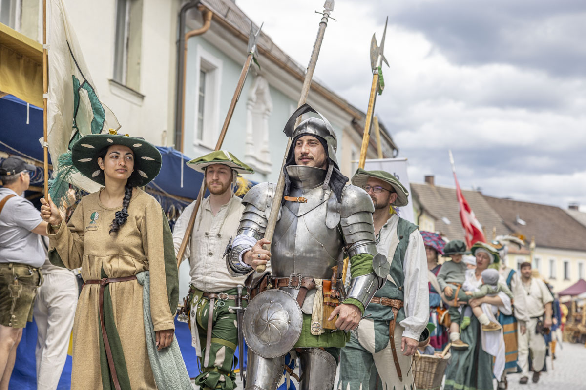 Tausende Besucher bestaunen das historische Marktspectaculum in Bärnau