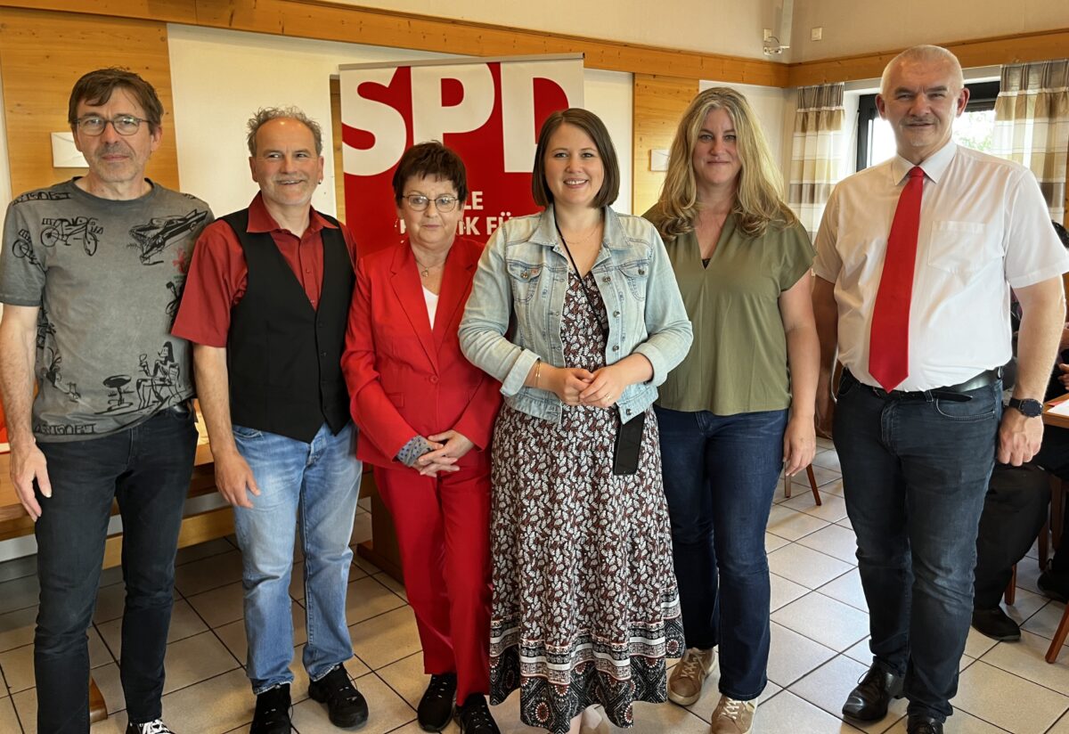 SPD-Kreisverband Tirschenreuth stattet Uli Roth mit großem Vertrauensbeweis aus