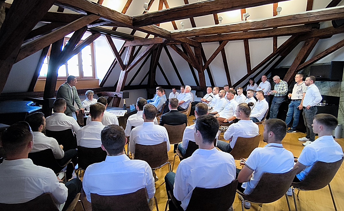 Stadt Eschenbach ehrt die Aufstiegsteams des Sportclubs